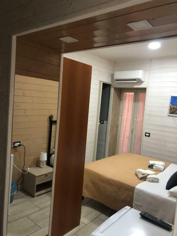 Rooms Chanel Сиракузы Экстерьер фото
